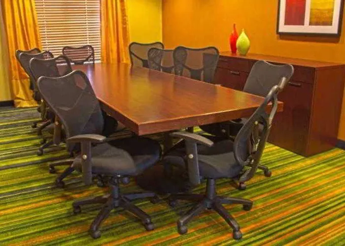 Hotel Fairfield & By Marriott Charleston Airport/convention Center 3*