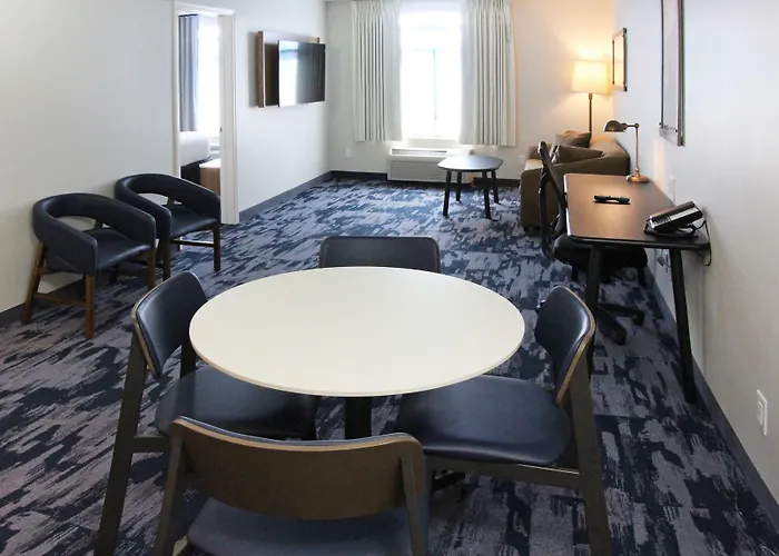Fairfield & By Marriott Charleston Airport/convention Center 3*