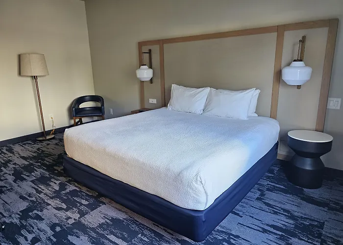 Fairfield & By Marriott Charleston Airport/convention Center Hotel North Charleston